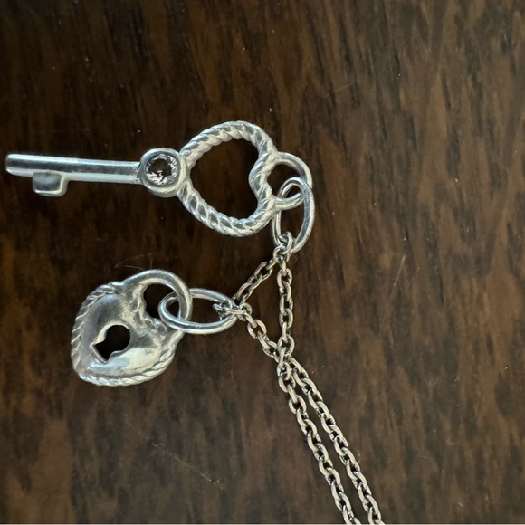 STERLING SKELETON KEY HEART PENDANTS CHAIN NECKLACE FINE 925 - Picture 3 of 4